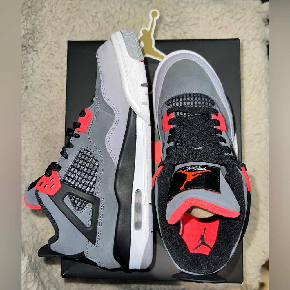 Air Jordan 4 Retro GS ‘infrared’